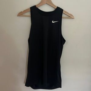 nike tank top.